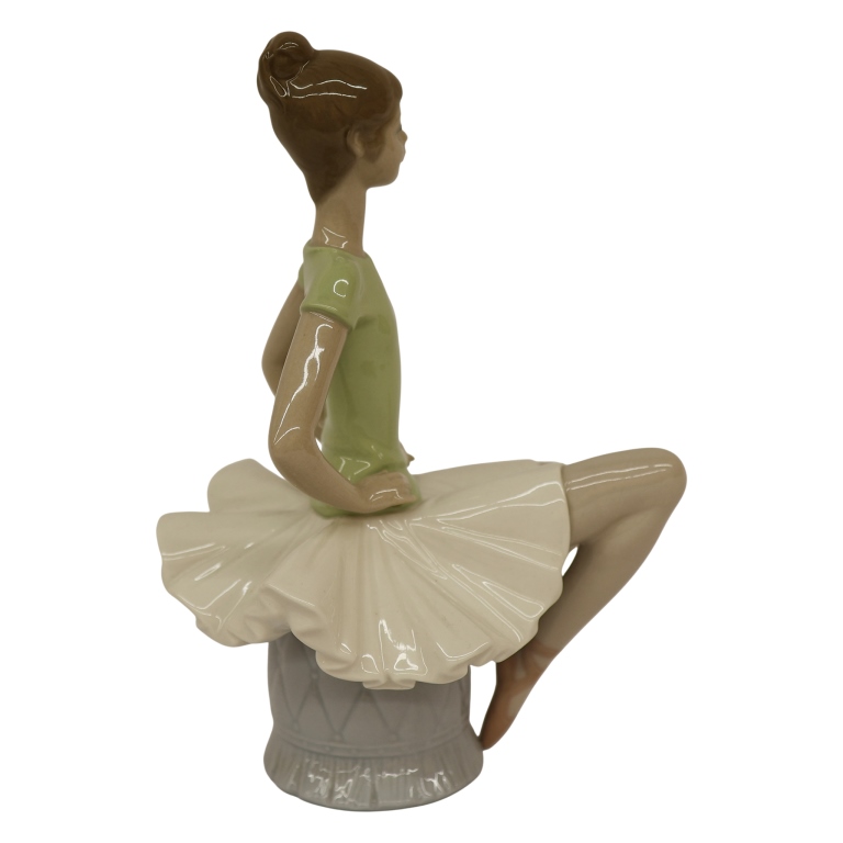 Lladro "Laura Ballerina" Figurine