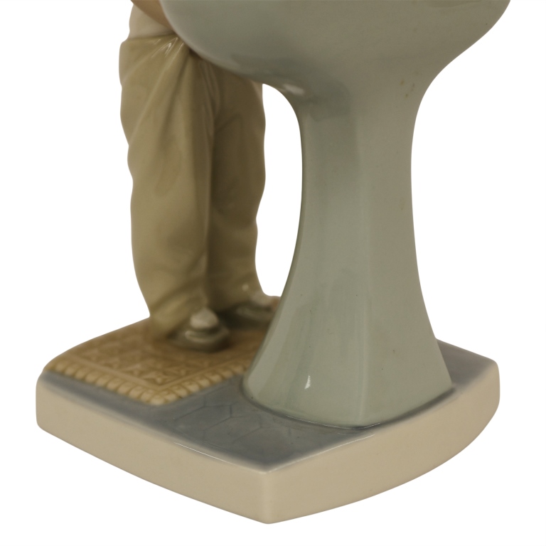 Lladro "Clean Up Time" Porcelain Figurine