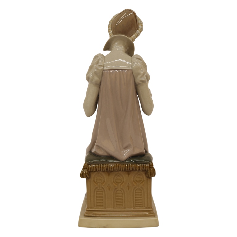 Lladro "Sewing a Trousseau" Porcelain Figurine
