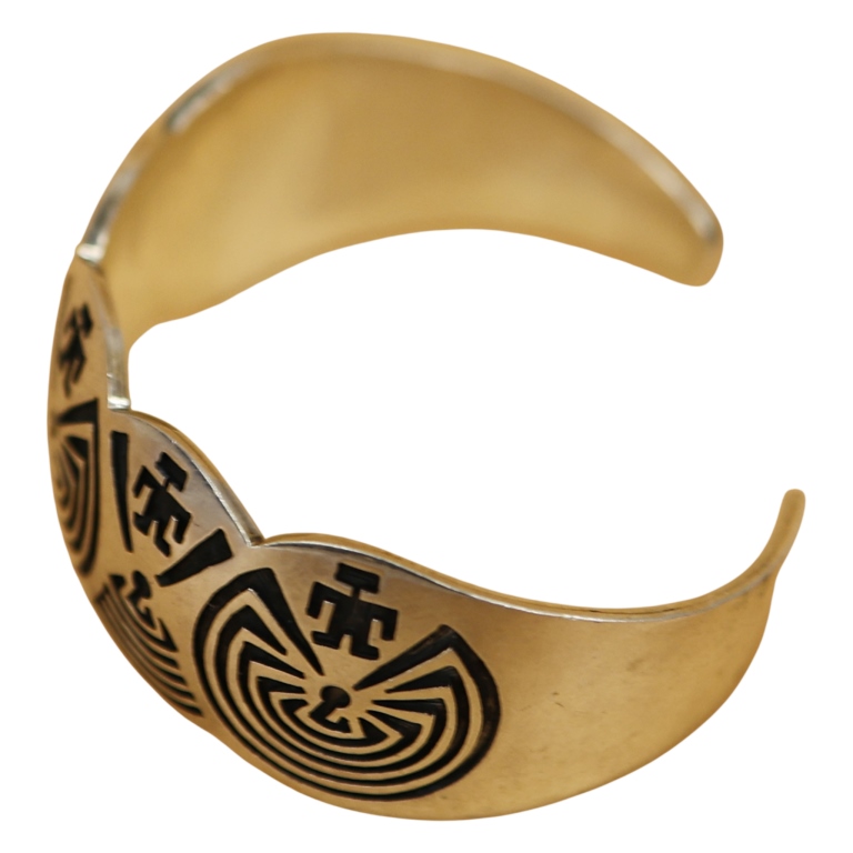 Sterling Fernando Puhuhefvaya Man in Maze Cuff