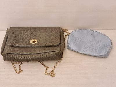 תיק וארנק וינטג'. . תיק וארנק וינטג'. 
מצב שמור, סימני שימוש קלים.