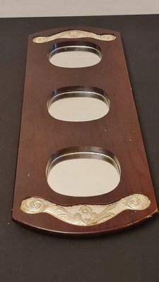 Hazorfim הצורפים מגש עץ עם 3 פתחים עמוקים ומראות מובנות וידיות מוכספות . Hazorfim הצורפים מגש 