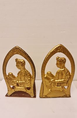 RDM דייגי - זוג תומכי מחזיקי ספרים עם תבליט בר מצוה עשויים פליז מוזהב, חתומים. RDM דייגי - זוג 