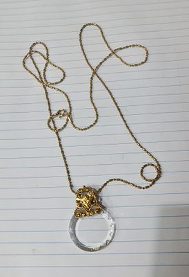 תכשיט עתיק, ענק עם תליון, מצופים זהב 14K . תכשיט עתיק, ענק עם תליון, מצופים זהב 14K 
התליון 