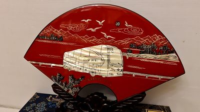 .Yaxing Bus Motor Coach co שלט פרסומת איכותי בצורת מניפה, עשוי לאקר סיני. .Yaxing Bus Motor 