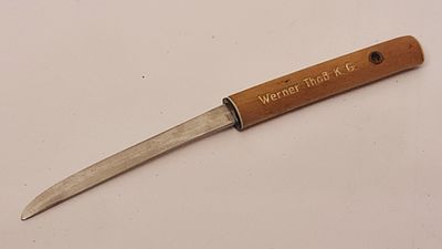 Werner ThoB K.B Rostfrei סכין גרמנית מיניאטורית בצורת חרב קטאנה, עם להב פלדה. Werner ThoB K.B 