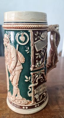 אספנות German Beer Stein כוס שטיין בירה גרמנית מסורתית עתיקה גבוהה. אספנות German Beer Stein 
