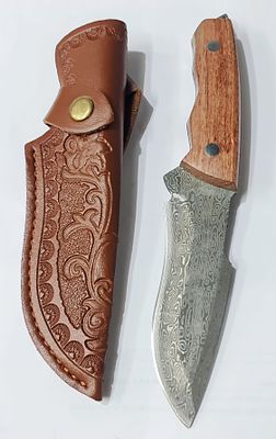 Fixed Blade סכין ציד / עבודת יד בסגנון דמשק עם נרתיק עור מעוטר וידיות עץ. Fixed Blade סכין ציד 