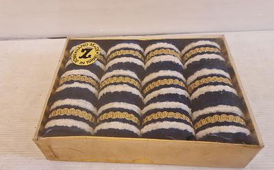 Z Hand Made Made in Israel - ישראליאנה 12 חבקי מפיות עבודת יד מבד, באריזה המקורית. . Z Hand 