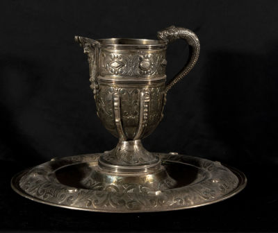Important Sterling silver jug ​​with underplate from the 19th - 20th century. Weight 2400g 