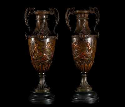 Pair of Neoclassical style glasses from the 19th century. Measurements 48 x 20 x 18 cm