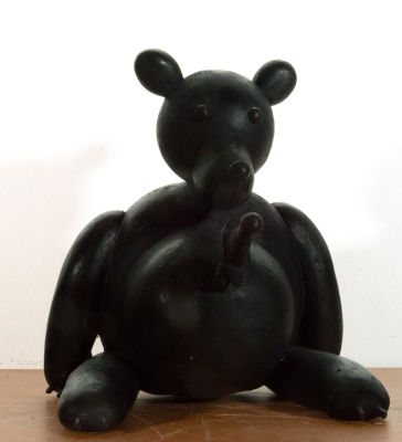 Bear in Patinated Iron, "Animated Series VII - Me Matas", Bellver Chango, with attached poster. 4 