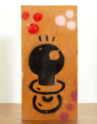 "Xupet Negre" Ladrillo "LoGo Art" 1. Measurements: 27 x 13 cm