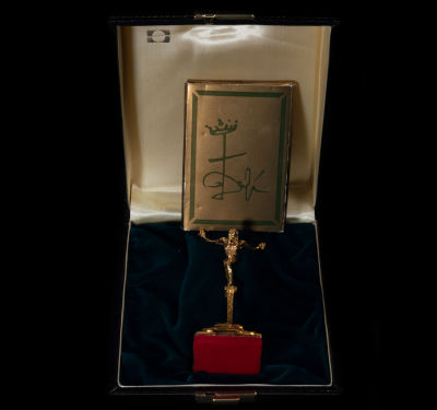 Salvador Dalí (1904 - 1989), 116g Solid 18k Gold figure of Saint John of the Cross, with 