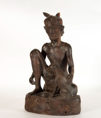 Beautiful Filipino "Tagalo tribesmen" sculpture in tropical wood, 19th - 20th century. Measuremen 