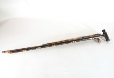 Lot of 3 antique English walking sticks from the 19th century. In silver, antler and wood. 