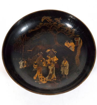 Filipino lacquer plate, 19th century. 20x20cm