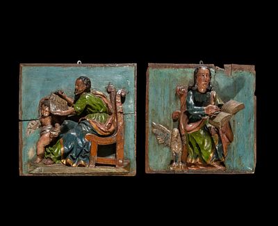 Spanish School of the 16th Century - Saint Matthew and Saint John. Polychrome and gilded carved 