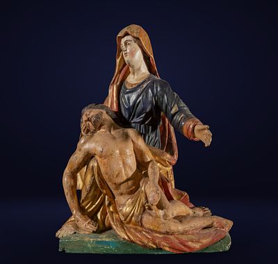 Colonial School of the 17th Century - Piedad. Polychrome and gilded carved wood. Measurements: 