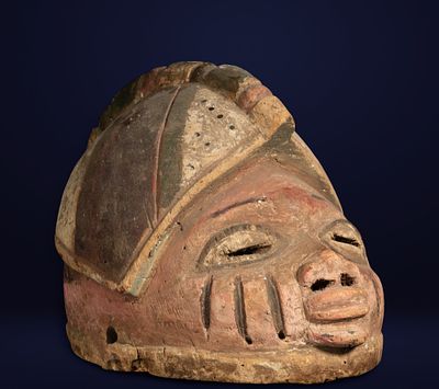 Rare Yoruba Cimier Helmet, Nigeria, first half of the 20th century - African Art. 40 x 22 cm