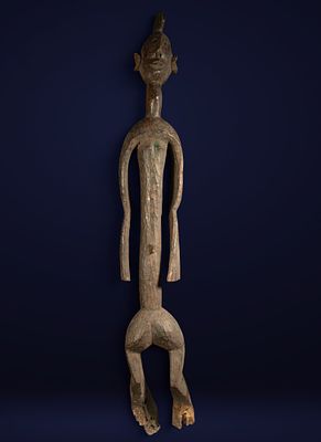 Spectacular and Large Rare Nigerian Mumuye Figure - African Art - Early 20th Century. On wood 