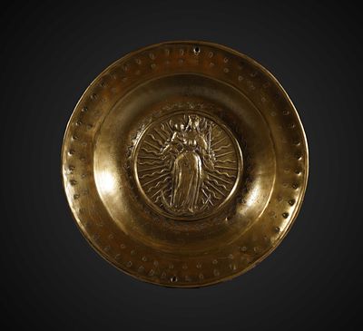 Large Alms Plate from Nuremberg, Germany, 16th/17th century. 30.5 x 30.5 x 3.5 cm - With central 