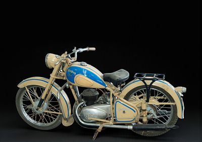 Peugeot Maesa 125 cc. A 1955 Peugeot Maesa 125cc motorcycle, finished in cream and light blue 
