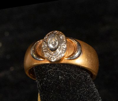 18k matte yellow gold ring with brilliant-cut diamonds. Estimated total weight 0.14 cts, total 