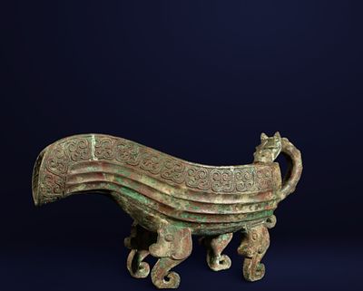 Spectacular Archaic Chinese Bronze Cup in Shang Tang Style. Bronze, dimensions: 35 x 18 cm. 