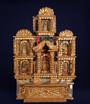 Important private devotional altar, post-colonial, Bolivia, Cusco, 18th-19th centuries. Gilded 