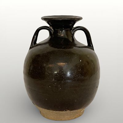 Stoneware flask with black glaze, China, Song Dynasty, 10th–13th century. Porcelain stoneware 