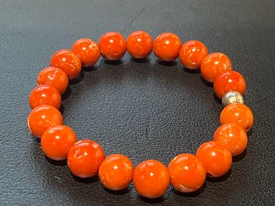 Important lot of 19th old Trapani red coral 0.9cm large beads. 25.05g, 125,25ct
