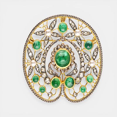 Brooch with rose cut diamonds of approx. 1.05 ct, emeralds of approx. 3 ct and pearl. Rose-cut 