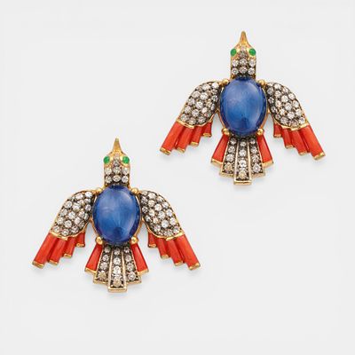 Earrings with sapphires of approx. 3.50 ct, coral of approx. 1.05 ct, chrome tourmalines of 