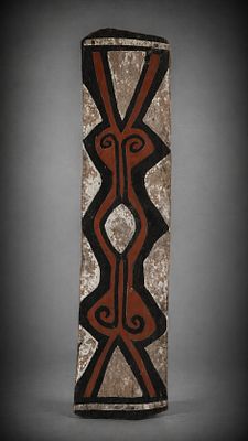 Large Post Oceania - New Guinea - early 20th century. 193 x 43 cm. Originally acquired by 