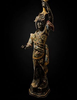 Large Venetian candle holder from the late 18th century - Made of polychrome wood. 187 cm high. 