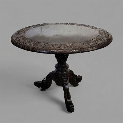 Coffee table, Padauk wood, Goa colonial, 19th century – India. Coffee table, small dining table 