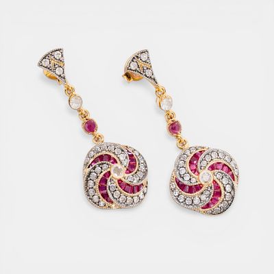 Earrings with natural rubies of approx. 1.05 ct, moonstones of approx. 0.20 ct and rose cut 