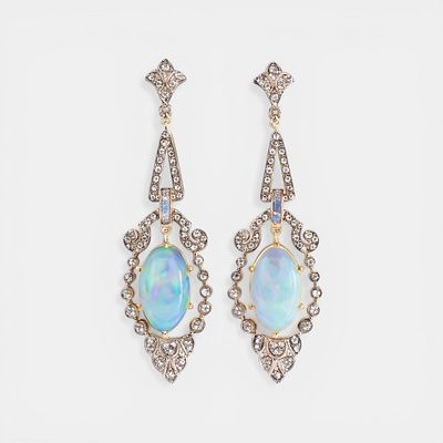 Earrings with rose cut diamonds of approx. 2 ct, opals of approx. 12-15 ct and sapphires of 