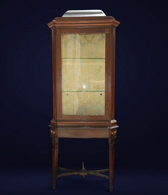 Napoleon III solid mahogany display case - France. Wood, Measurements 180 x 71 x 30 cm