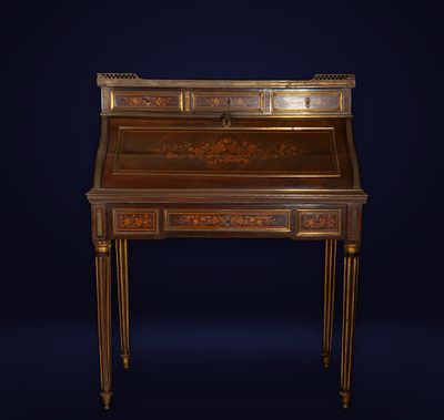 Louis XVI style bureau with fine wood marquetry and bronze trim, France, 19th century. Carved 