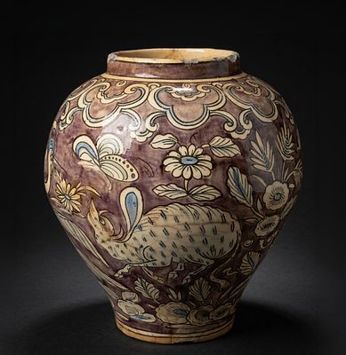 Persian vase with Chinese influences, Persia, 18th century. Glazed and painted ceramic. Measures 