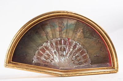 Framed French fan depicting a Romantic scene in mother-of-pearl, 19th century. Fan measures: 19 