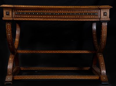 Exceptional Piedmontese Table in Bone inlay, Italian work of the 18th century. With a 