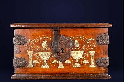 Aragonese box with bone marquetry and iron fittings, 16th-17th centuries. Wood, marquetry and 