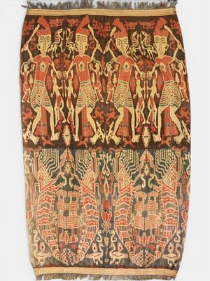 Large and very old Tibetan embroidery from the 16th-17th centuries. 120x235cm
