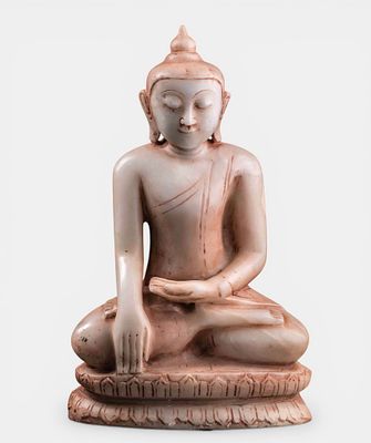 Large Buddha of Burma. 19th century. Height 43 cm. On a lotus-shaped base with a double row of 