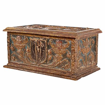 Aragonese Renaissance chest, 16th century. Polychrome, gilded wood and decorated with the horn 