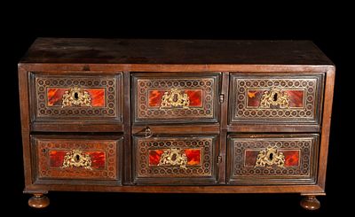 Cabinet with drawers and geometric decoration, Spanish School, 17th-18th century. Carved wood 