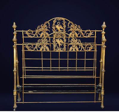 Rare brass bed with floral decoration. Measurements: headboard 60 cm x 163 cm, footboard 60 cm x 